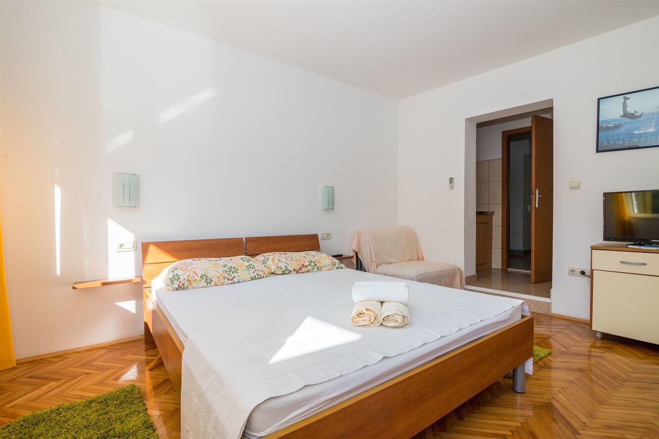 Apartments Antonija Drvenik  Extérieur photo